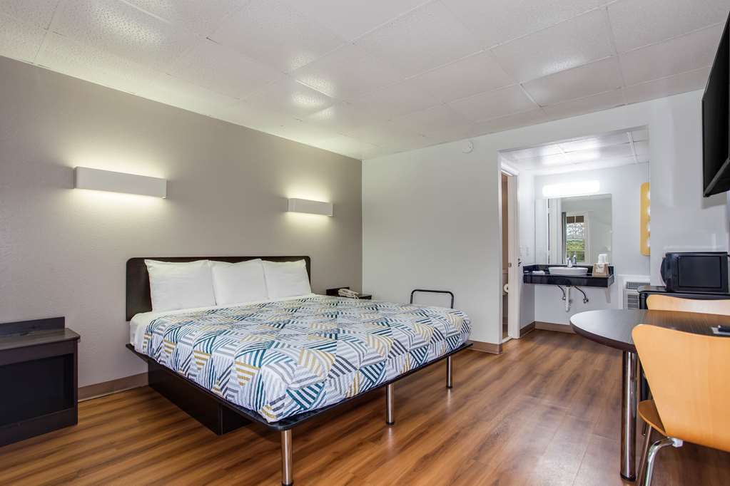 MOTEL 6 WALTERBORO, SC-guestroom-Guest Room,On-Site.jpg