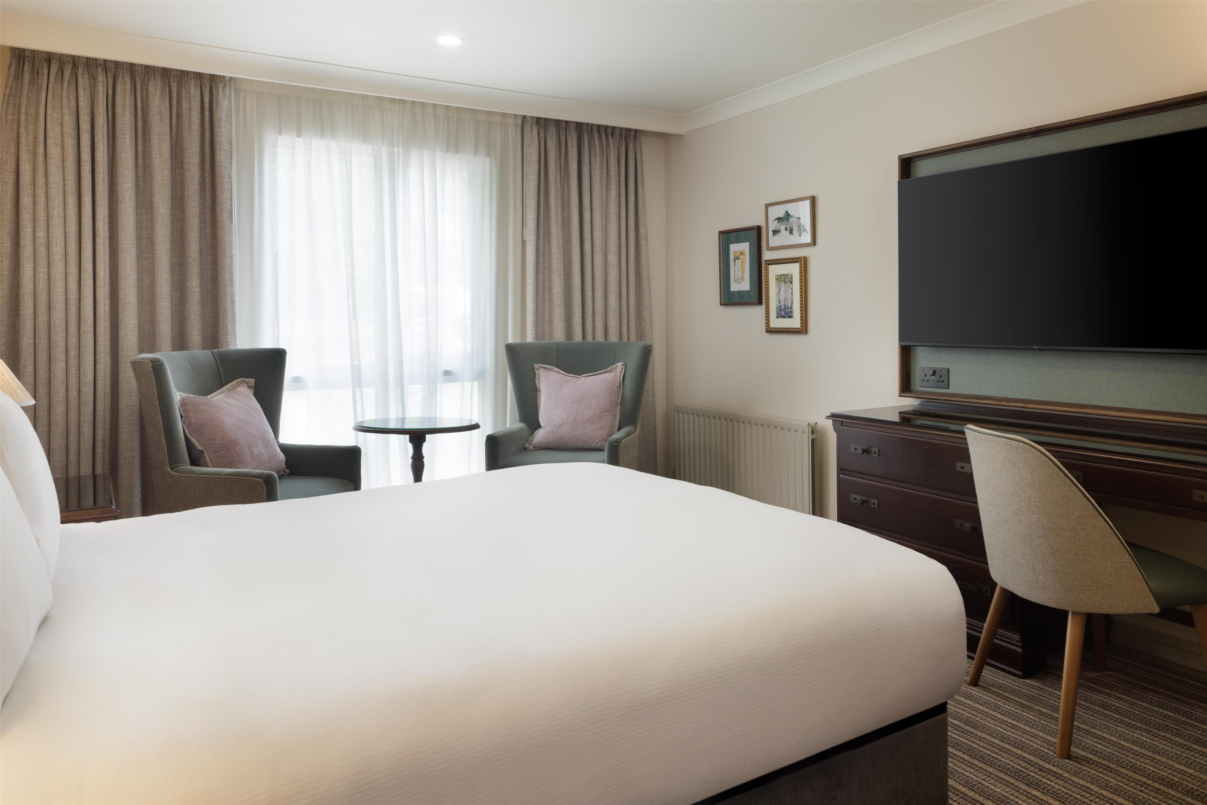 DoubleTree by Hilton Cheltenham Room Type - KING GUEST ROOM