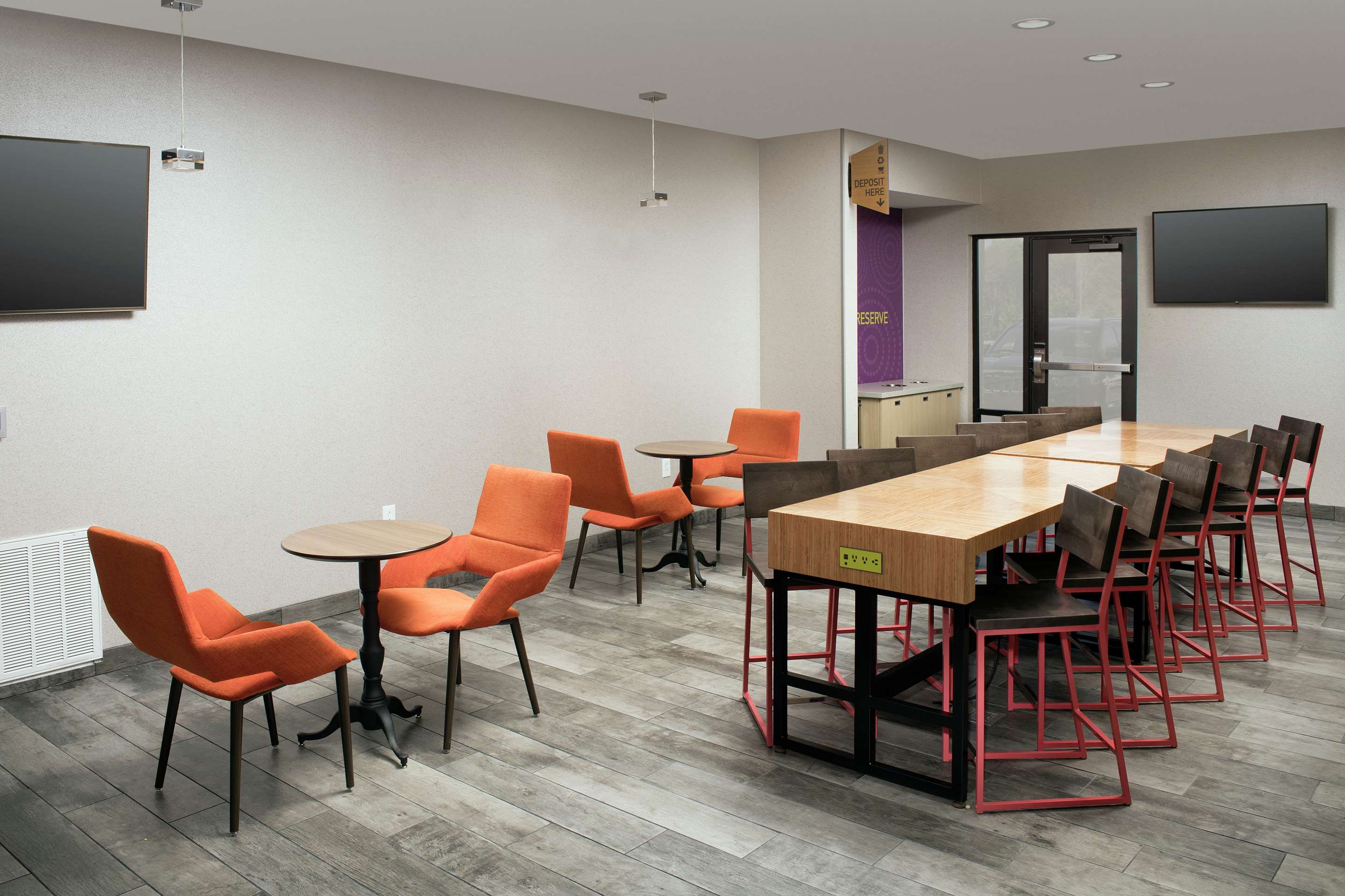 Breakfast Area | Home2 Suites by Hilton Murfreesboro