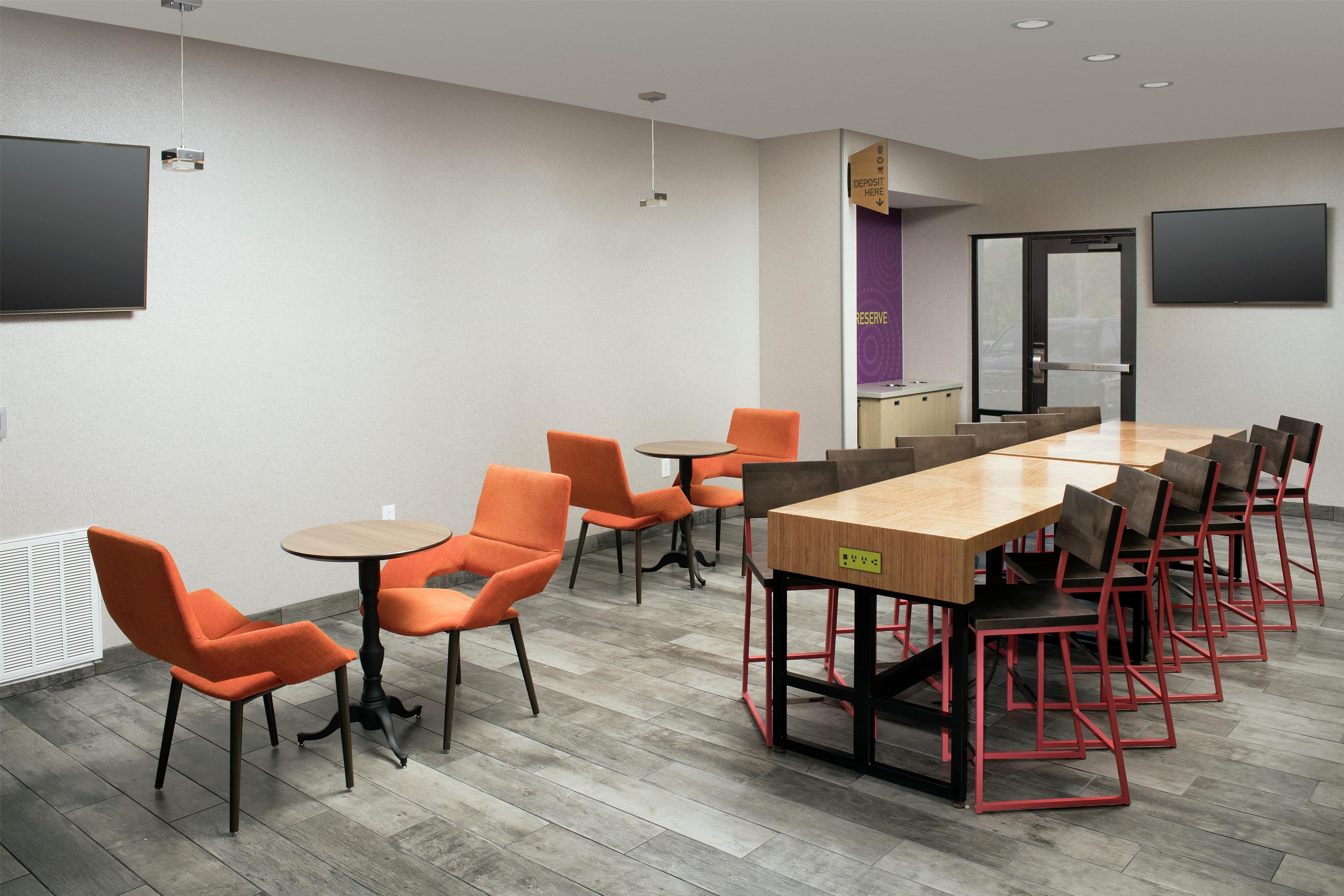 Breakfast Area | Home2 Suites by Hilton Murfreesboro