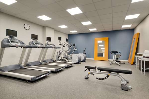 Fitness/ Exercise Room - Hilton Garden Inn Times Square South New York
