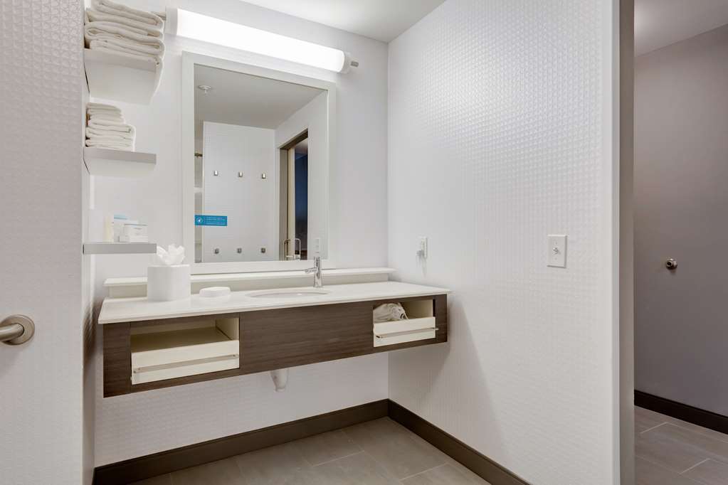 Hampton Inn by Hilton Wentzville Room Type - 2 QNS HEARING ACC NOSMOK