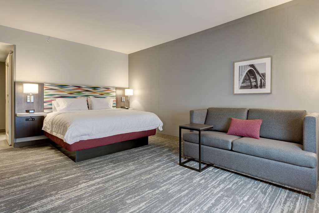 Hampton Inn by Hilton Wentzville Room Type - 1 KING SFBD W FRIDGE NS