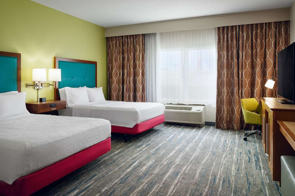 Hampton Inn by Hilton Plant City - Tap to explore photos