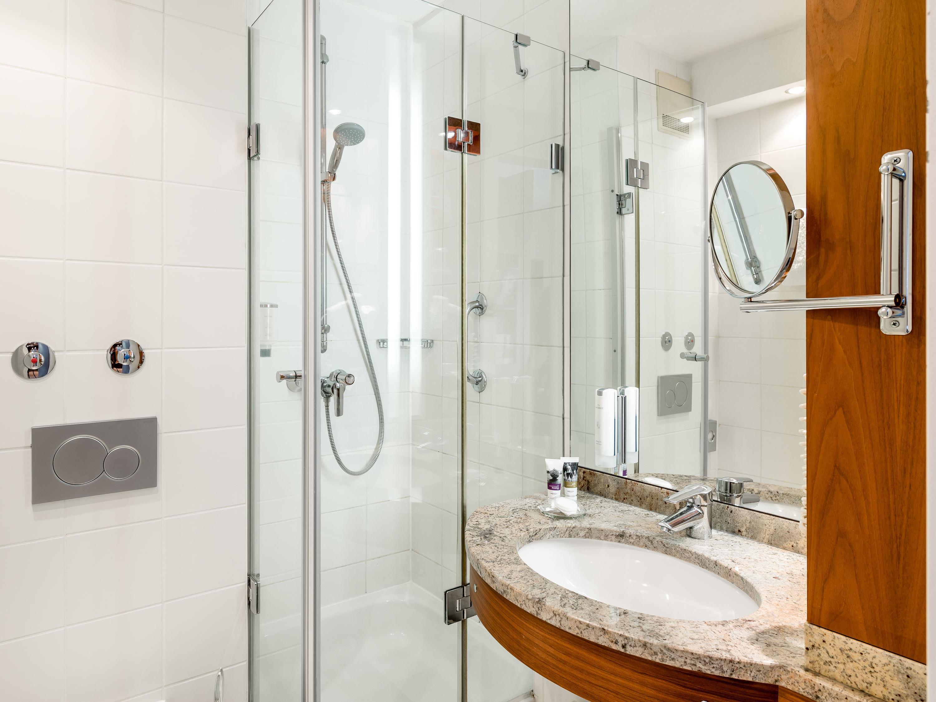 MERCURE MUC FREISING AIRPORT Room Type - Standard Room with one double bed