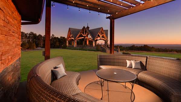  - Aiden by Best Western Warm Springs Hotel & Event Center