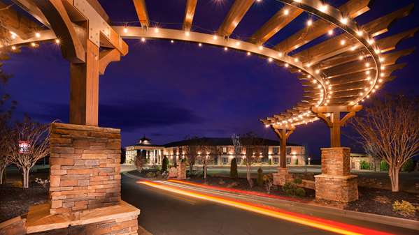 Exterior view - Aiden by Best Western Warm Springs Hotel & Event Center