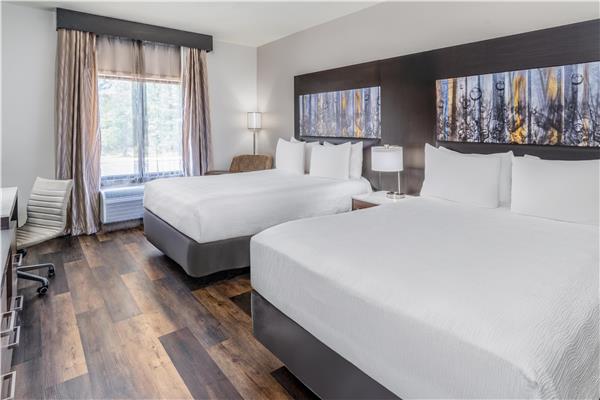 2 Queen Beds, Non-Smoking, Microwave And Refrigerator
