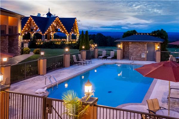 Aiden by Best Western Warm Springs Hotel and Event Center