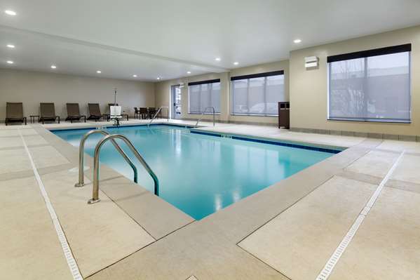 Pool - Hyatt Place Hotel University Blacksburg