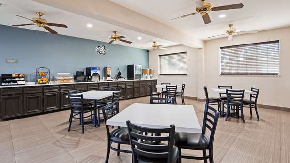 Restaurant - SureStay Hotel by Best Western Brownsville