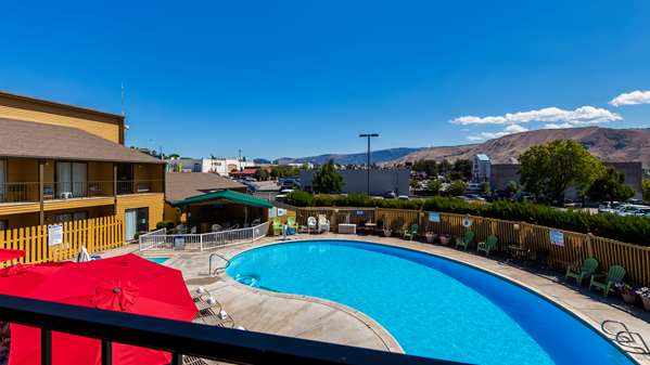 Pool - SureStay Hotel by Best Western Wenatchee