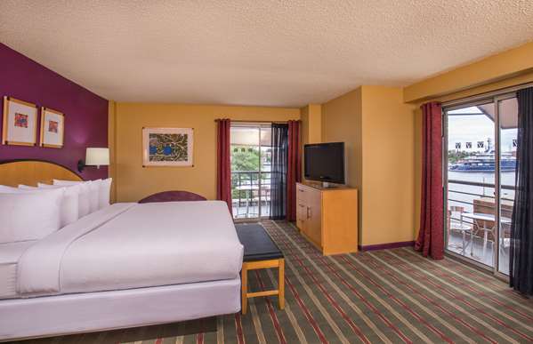  - Pier 5 Hotel Baltimore