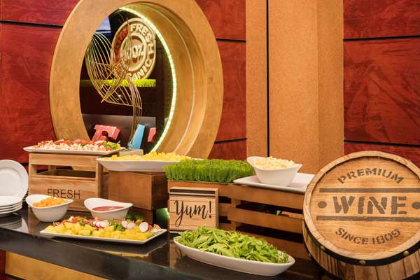 Restaurant - Pier 5 Hotel Baltimore