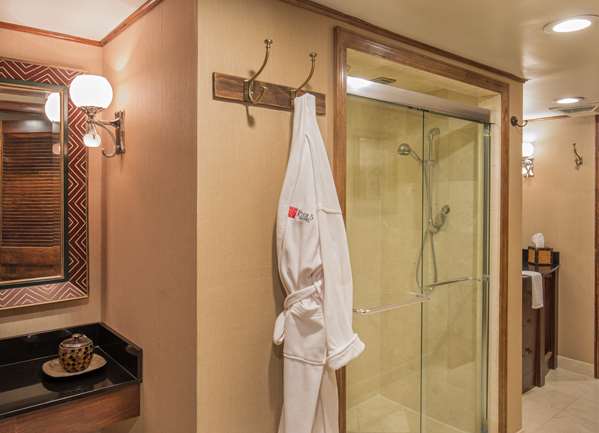  - Pier 5 Hotel Baltimore