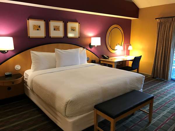  - Pier 5 Hotel Baltimore