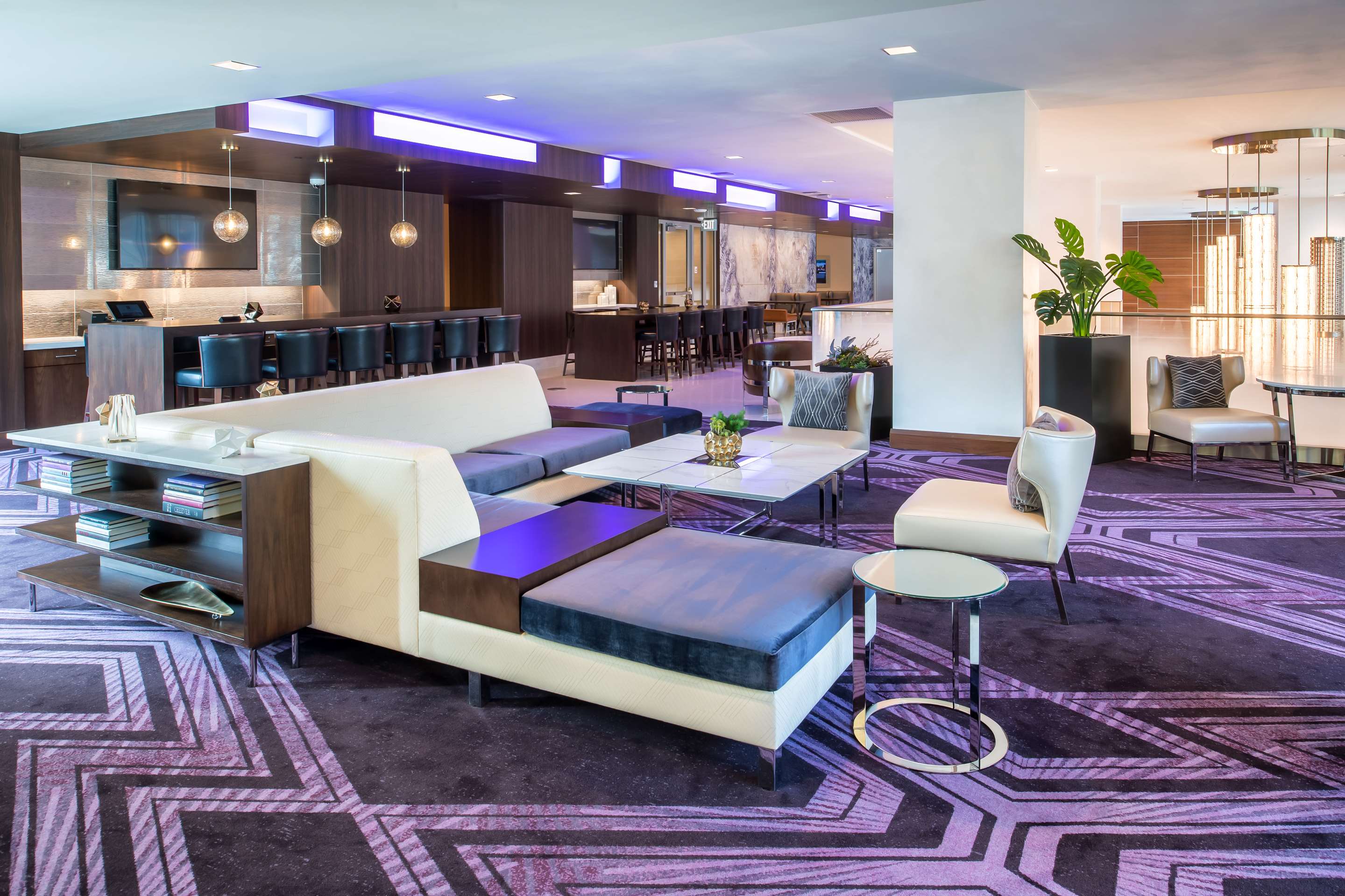 Lobby | Embassy Suites by Hilton Seattle Downtown Pioneer Square