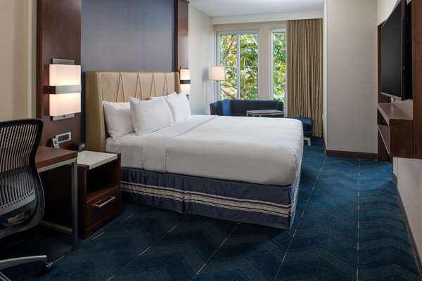  - Embassy Suites Downtown Seattle