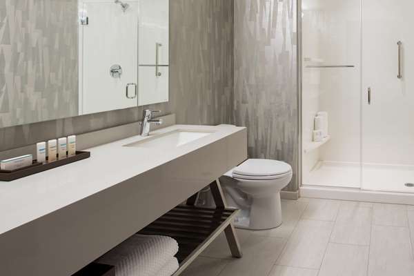  - Embassy Suites Downtown Seattle