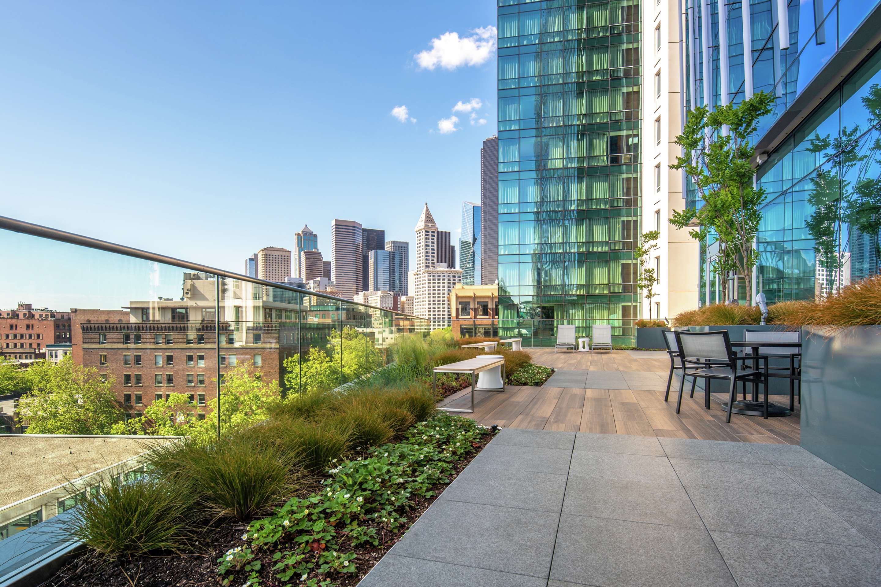 Exterior | Embassy Suites by Hilton Seattle Downtown Pioneer Square