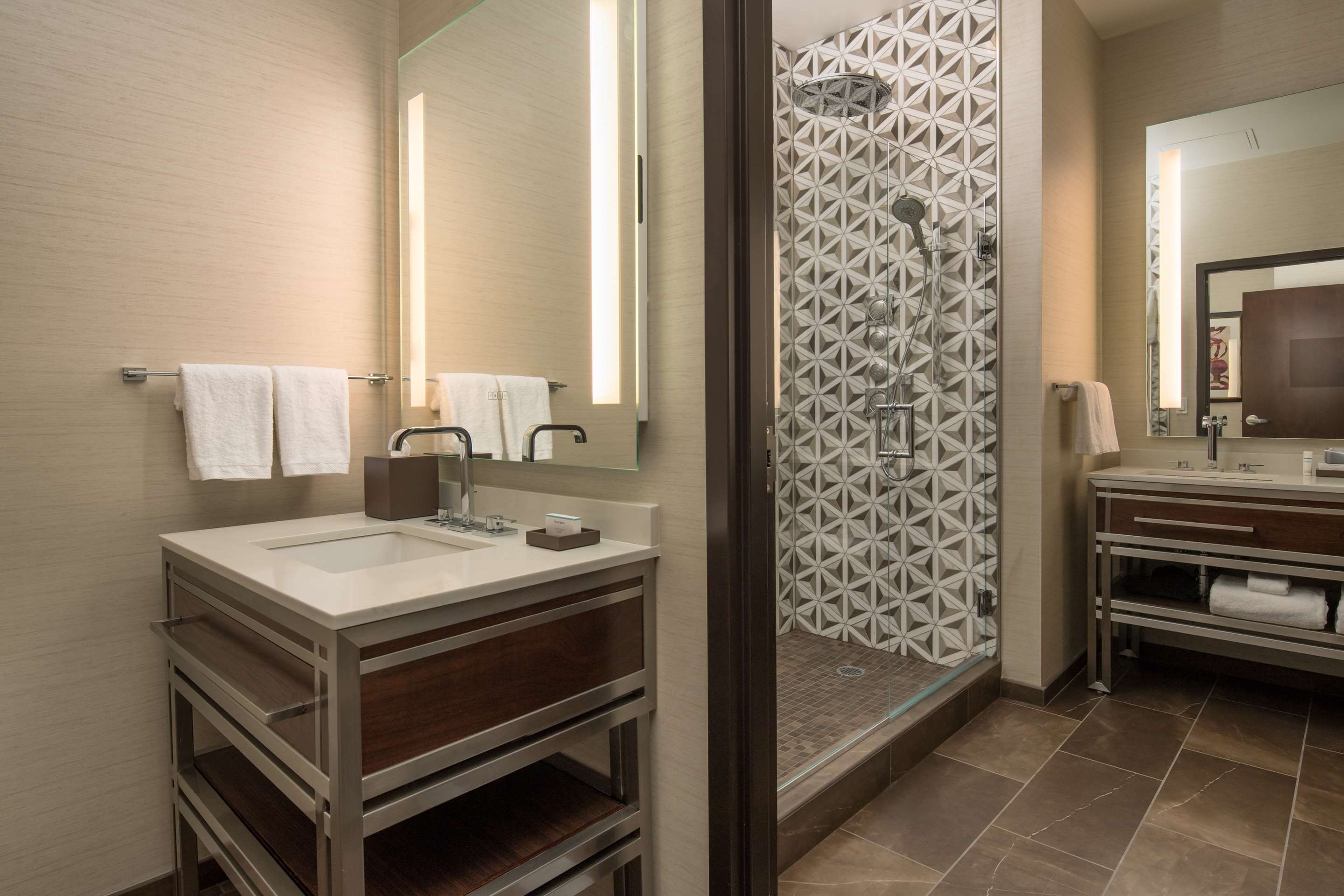 Guest room bath