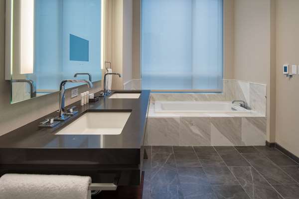  - Embassy Suites Downtown Seattle