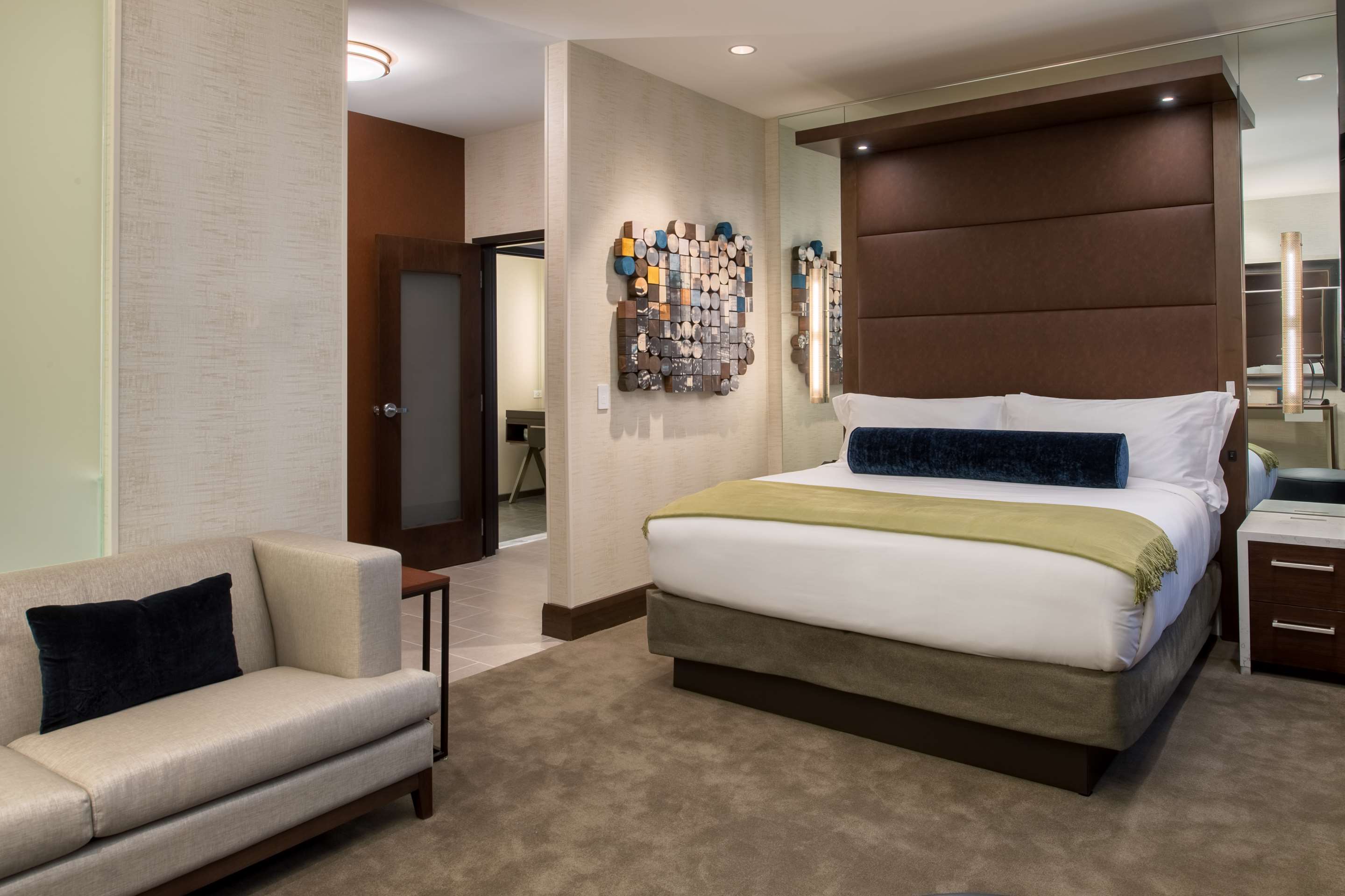 Guest room