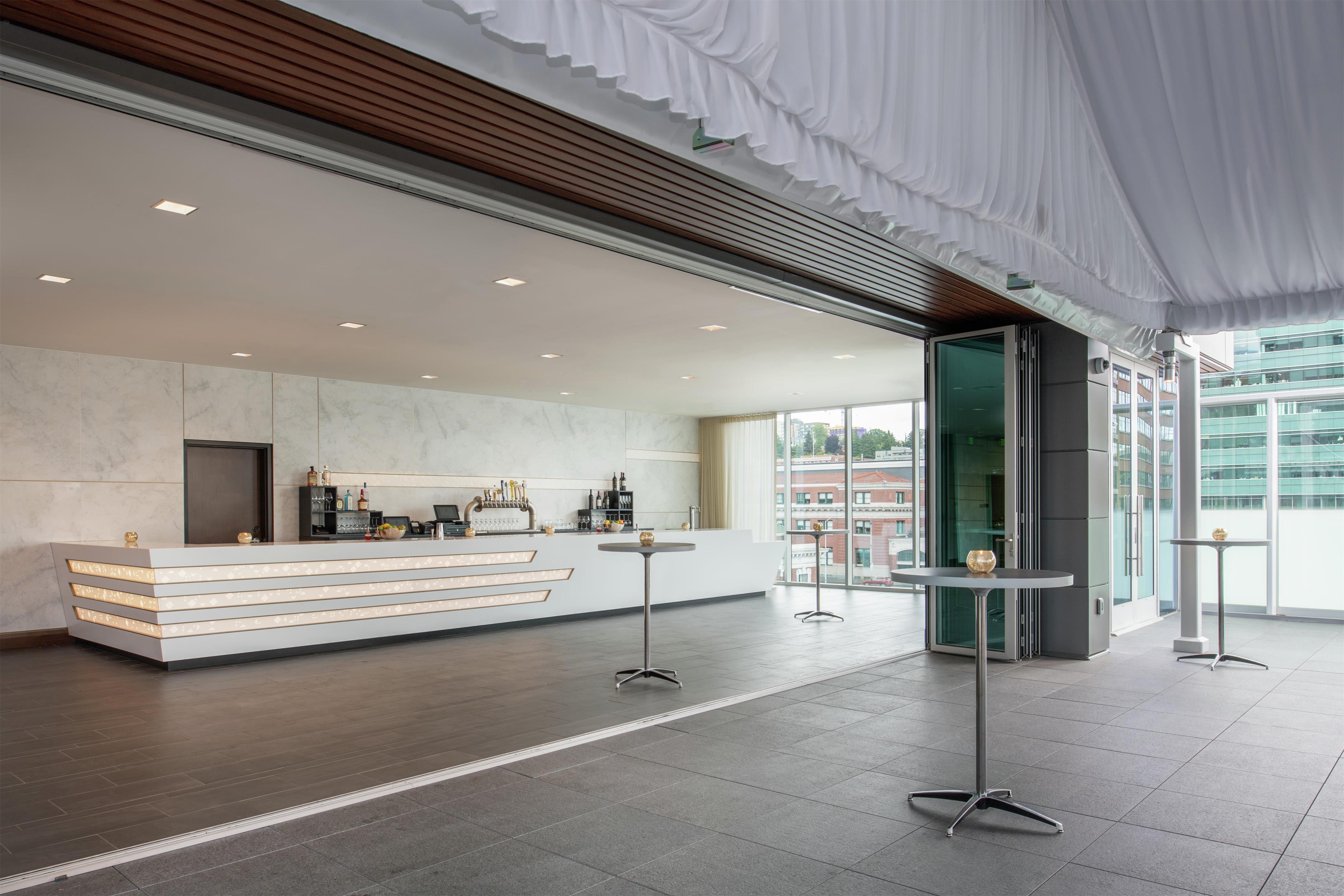 BarLounge | Embassy Suites by Hilton Seattle Downtown Pioneer Square