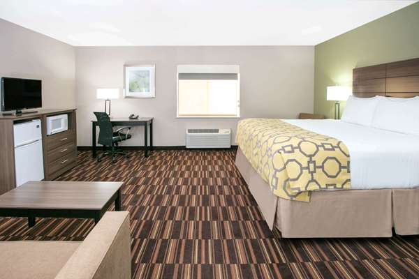 Suite - Baymont Inn & Suites Plano