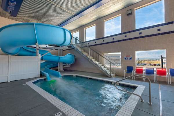 Pool - Baymont Inn & Suites Colorado Springs - I-25, Exit 150