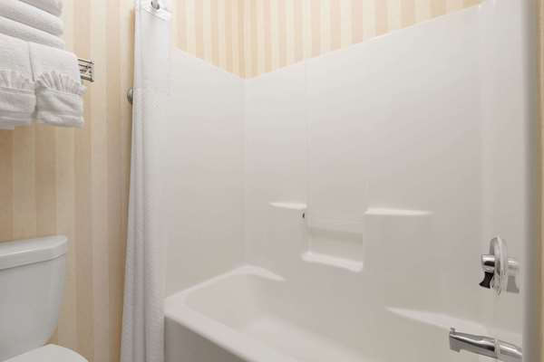  - Baymont Inn & Suites Colorado Springs - I-25, Exit 150