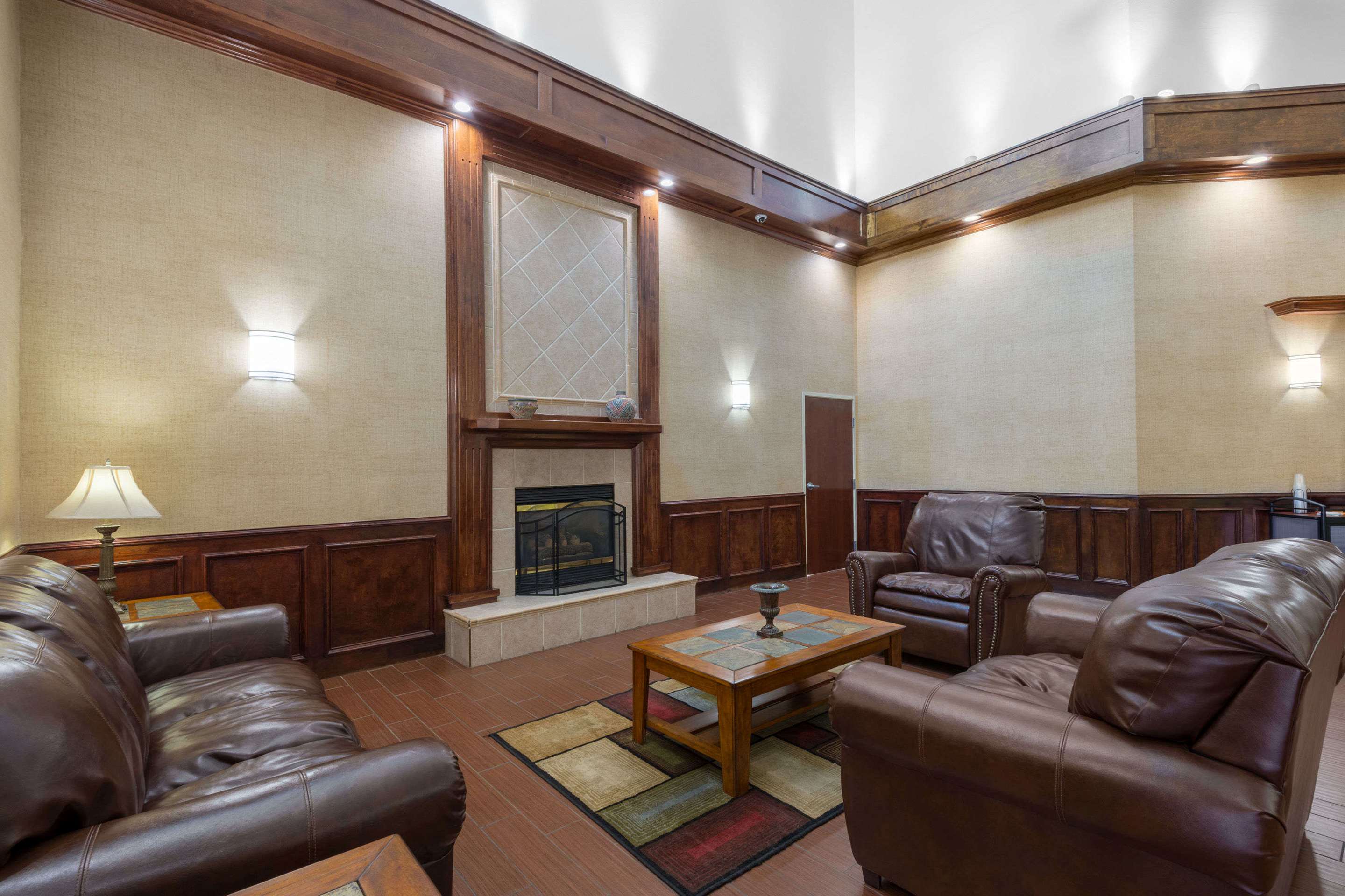 Lobby | Baymont by Wyndham Colorado Springs