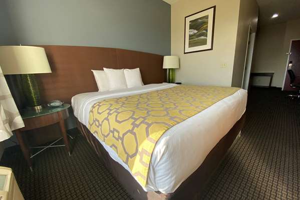 - Baymont Inn & Suites Colorado Springs - I-25, Exit 150