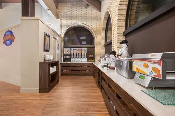  - Baymont Inn & Suites Medicine Hat