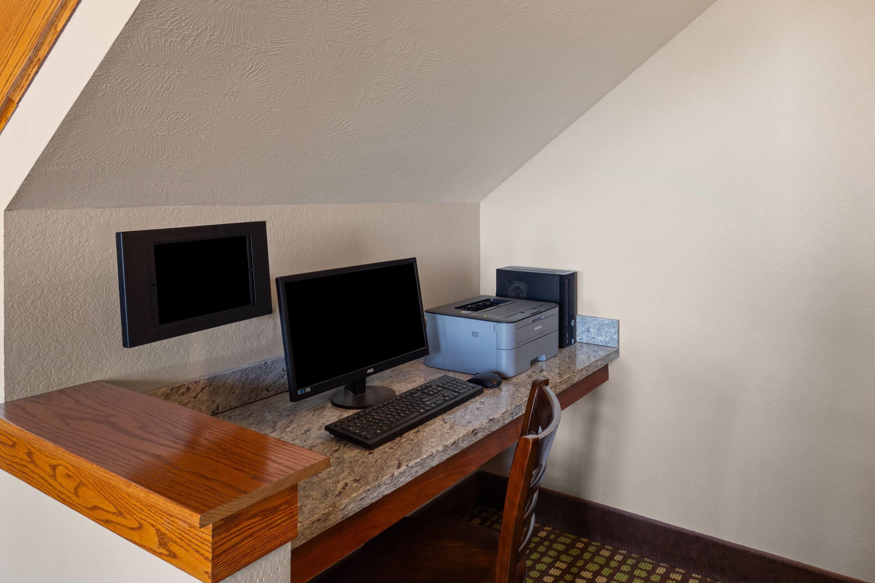 Business Center | Baymont by Wyndham Oacoma