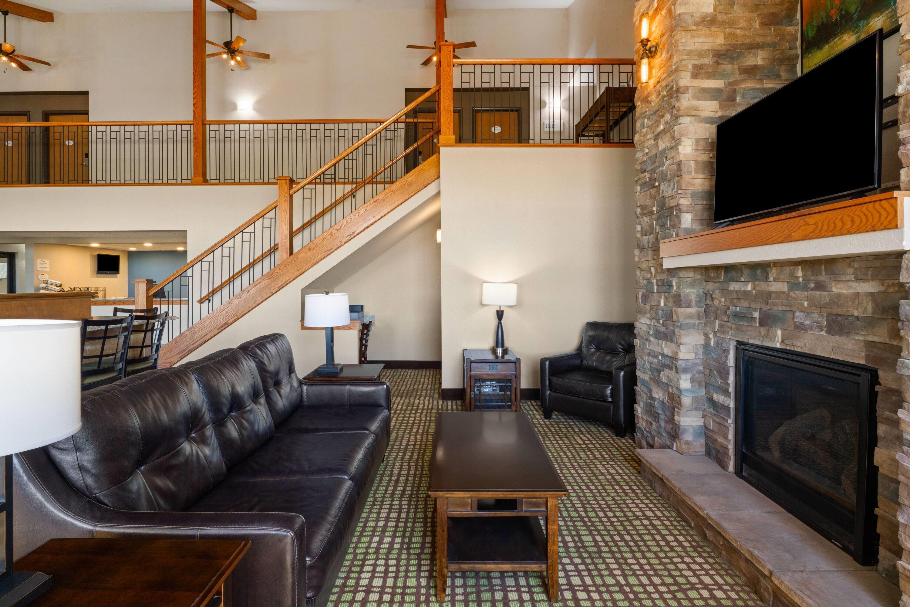 Lobby | Baymont by Wyndham Oacoma
