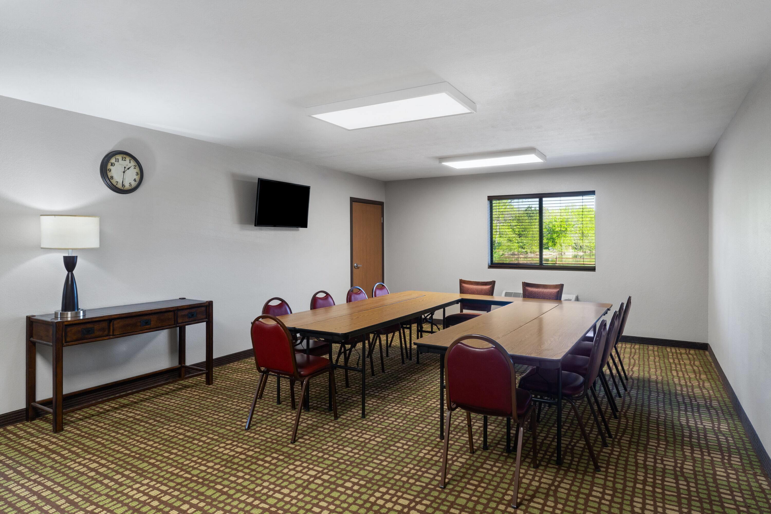 Meeting Room | Baymont by Wyndham Oacoma