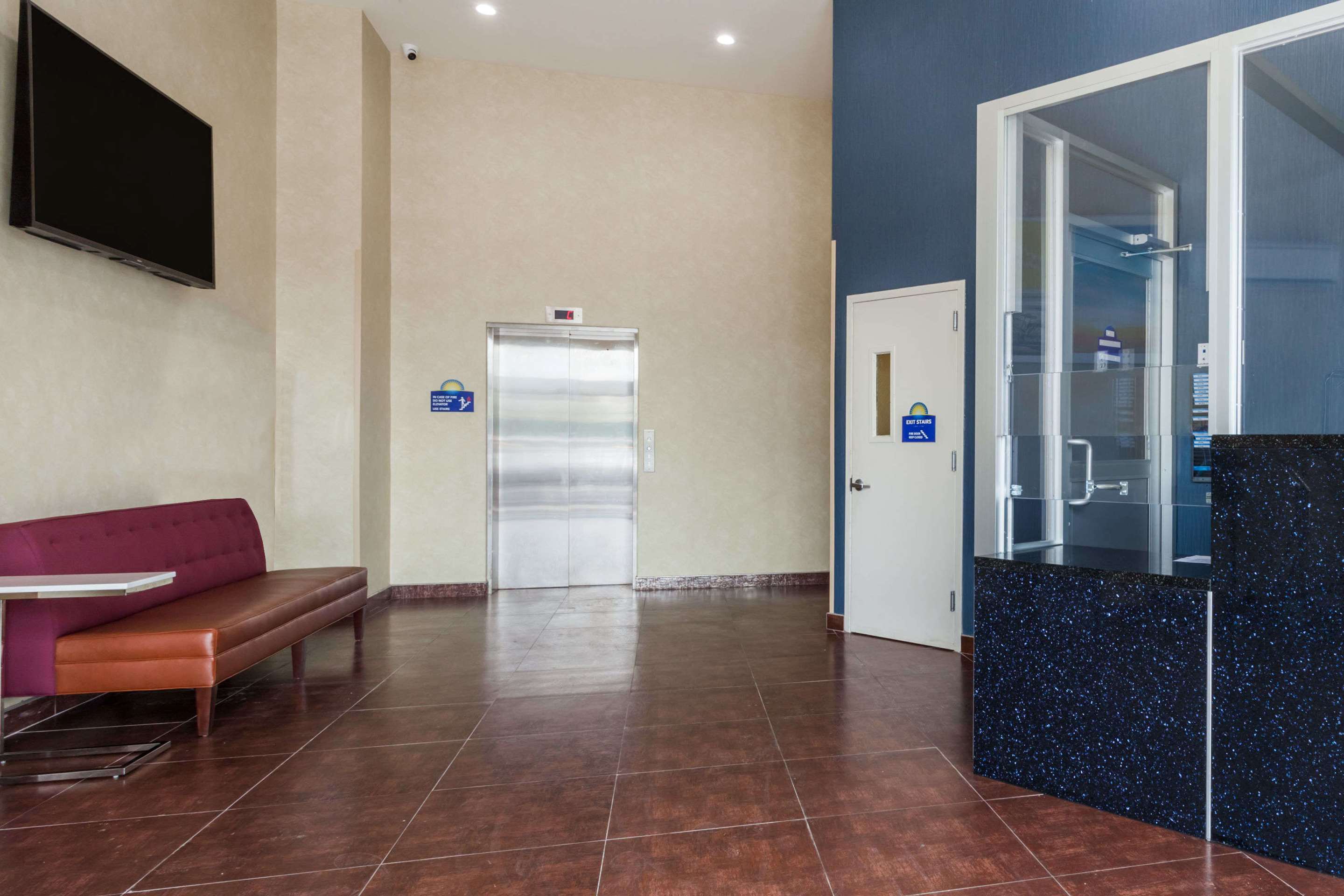 Lobby | Days Inn by Wyndham Brooklyn Crown Heights