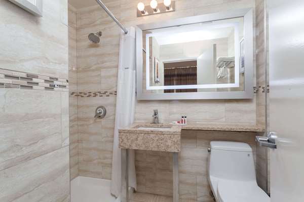  - Days Inn Crown Heights Brooklyn