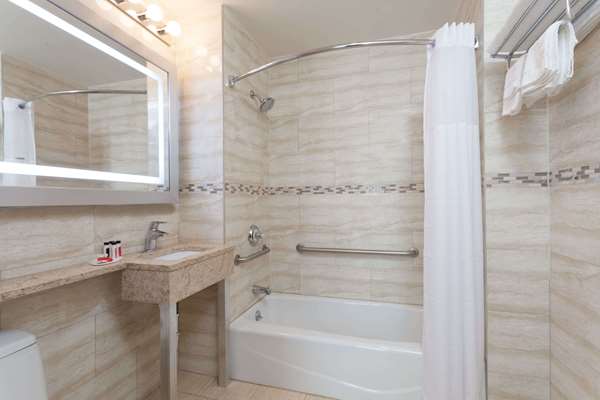  - Days Inn Crown Heights Brooklyn