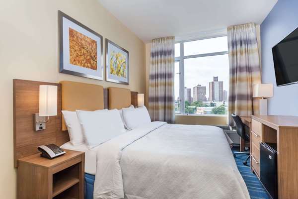  - Days Inn Crown Heights Brooklyn