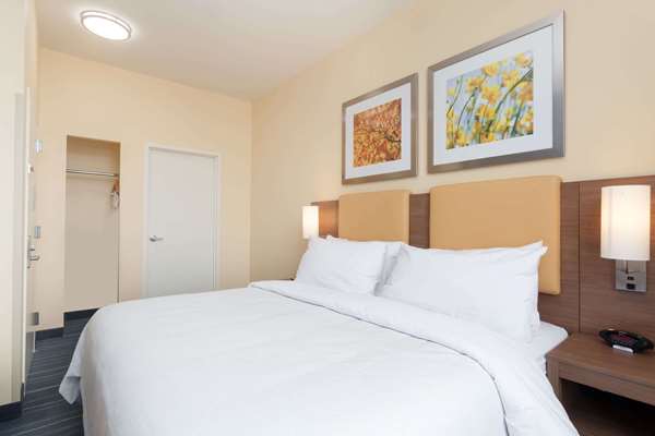  - Days Inn Crown Heights Brooklyn