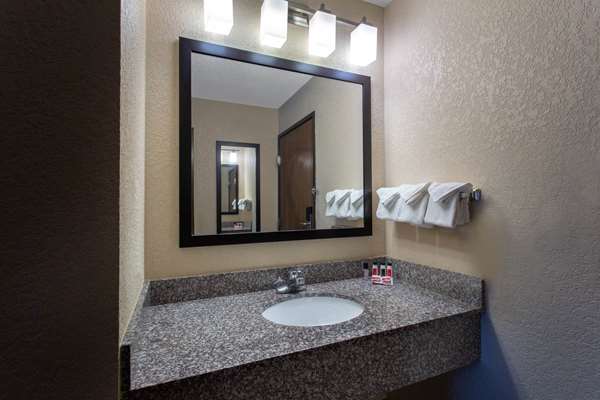  - Ramada Hotel Glendale Heights