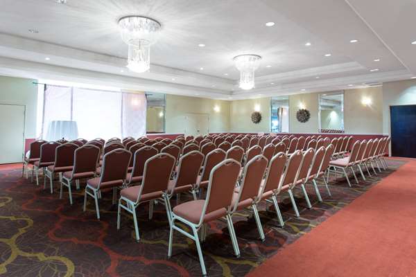  - Ramada Hotel Glendale Heights