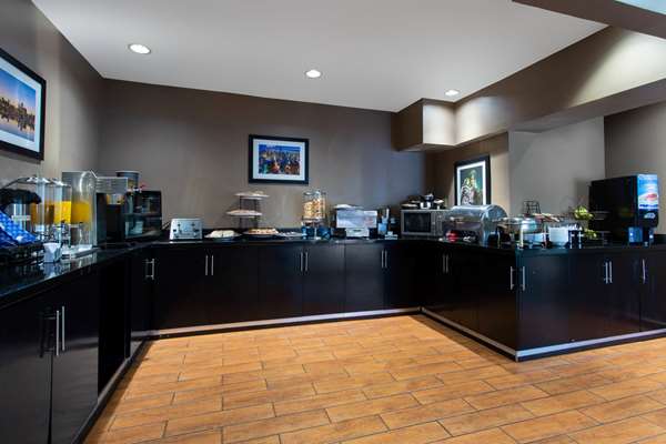  - Ramada Hotel Glendale Heights