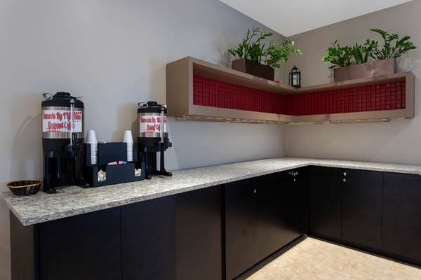  - Ramada Hotel Glendale Heights