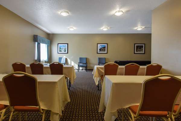  - Ramada Hotel Glendale Heights