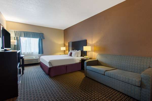  - Ramada Hotel Glendale Heights