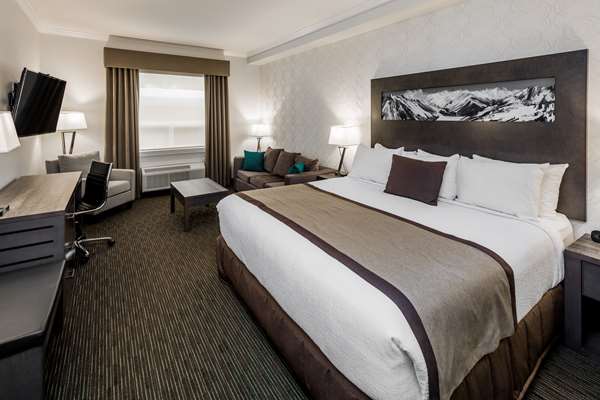  - Ramada Hotel Revelstoke