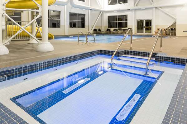 Pool - Ramada Hotel Revelstoke